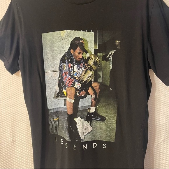 Street Wear Small Kobe Graphic Tee - Picture 4 of 4